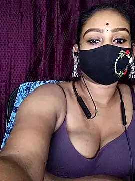 Snapshot of tamil_Monisha chatting on 04.28.26 tamil Monisha online show from 04.28.26