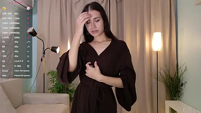 Playful Lia online show from 11.17.25