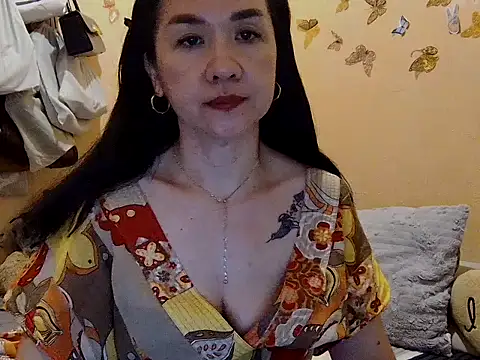 KissHott online show from 11.20.25