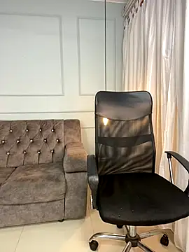 Rose monroee online show from 11.17.25