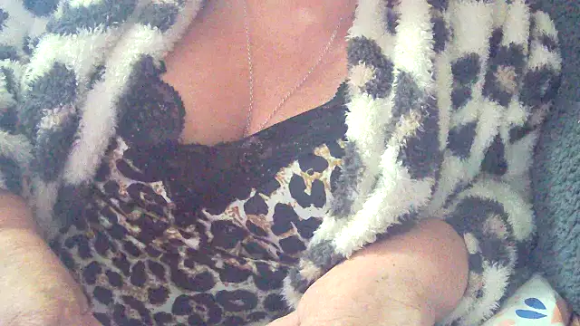 Snapshot of Playful_MILF_Demi chatting on 02.13.26 Playful MILF Demi online show from 02.13.26