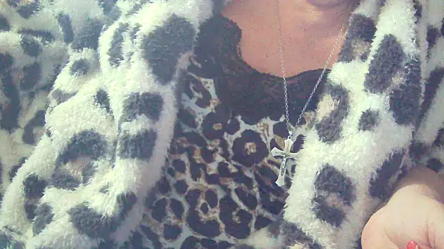 Snapshot of Playful_MILF_Demi chatting on 02.14.26 Playful MILF Demi online show from 02.14.26