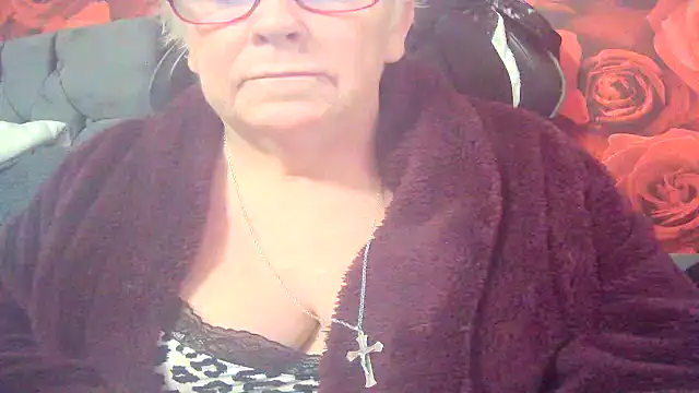 Snapshot of Playful_MILF_Demi chatting on 03.15.26 Playful MILF Demi online show from 03.15.26