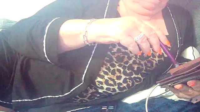 Snapshot of Playful_MILF_Demi chatting on 03.20.26 Playful MILF Demi online show from 03.20.26