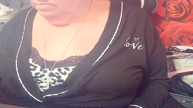 Snapshot of Playful_MILF_Demi chatting on 03.25.26 Playful MILF Demi online show from 03.25.26
