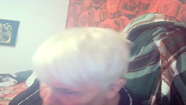 Snapshot of Playful_MILF_Demi chatting on 05.19.26 Playful MILF Demi online show from 05.19.26