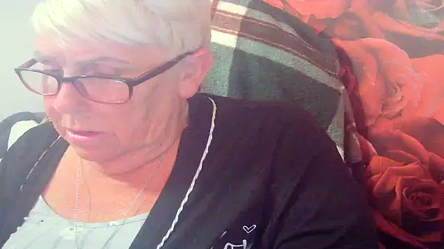 Snapshot of Playful_MILF_Demi chatting on 05.23.26 Playful MILF Demi online show from 05.23.26