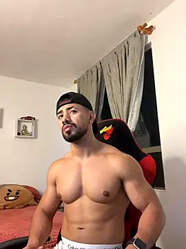 Ezzio Scolaro online show from 11.13.25