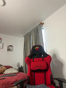 Ezzio Scolaro online show from 02.13.26