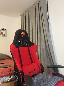 Ezzio Scolaro online show from 02.25.26