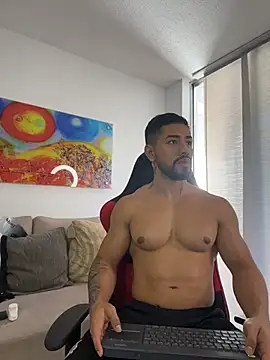 Snapshot of Ezzio_Scolaro chatting on 06.24.26 Ezzio Scolaro online show from 06.24.26