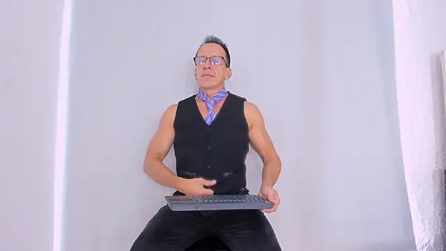  axelking  online show from 11.08.25