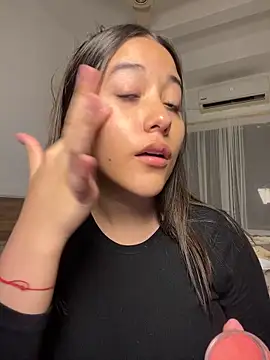 Snapshot of Nhefertary chatting on 03.18.26 Nhefertary online show from 03.18.26