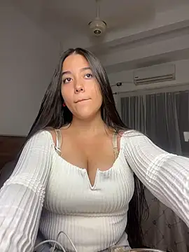 Snapshot of Nhefertary chatting on 03.24.26 Nhefertary online show from 03.24.26