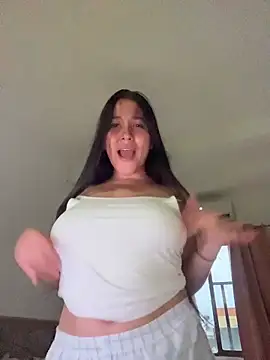 Snapshot of Nhefertary chatting on 04.05.26 Nhefertary online show from 04.05.26