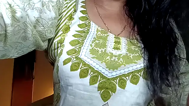 Snapshot of horny_milf_couple chatting on 06.10.26 horny milf couple online show from 06.10.26