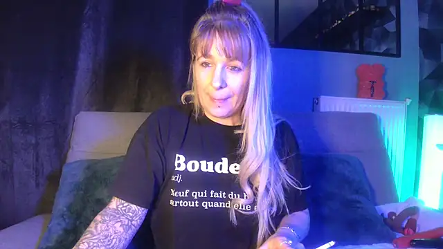 Delichieuse5 online show from 02.19.25