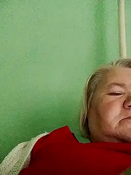 Snapshot of LusiyaGold5 chatting on 11.06.25 LusiyaGold5 online show from 11.06.25