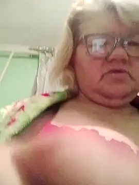 Snapshot of LusiyaGold5 chatting on 01.09.26 LusiyaGold5 online show from 01.09.26