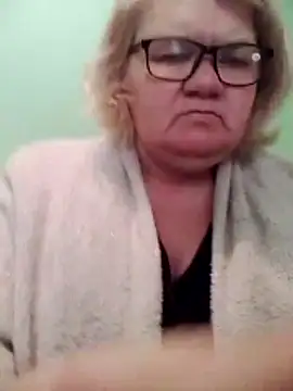 Snapshot of LusiyaGold5 chatting on 02.26.26 LusiyaGold5 online show from 02.26.26