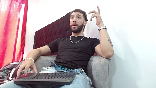 angel kyrozz online show from 10.26.25