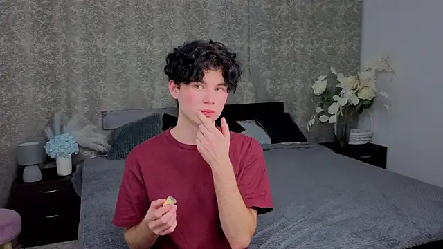 Cute Mike online show from 11.19.25