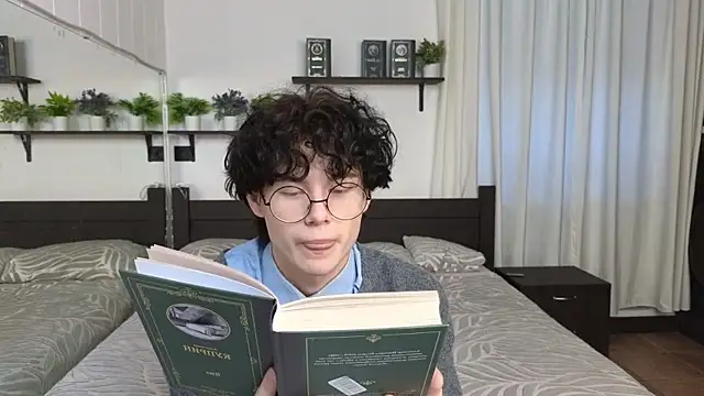 Snapshot of Cute_Mike chatting on 02.13.26 Cute Mike online show from 02.13.26