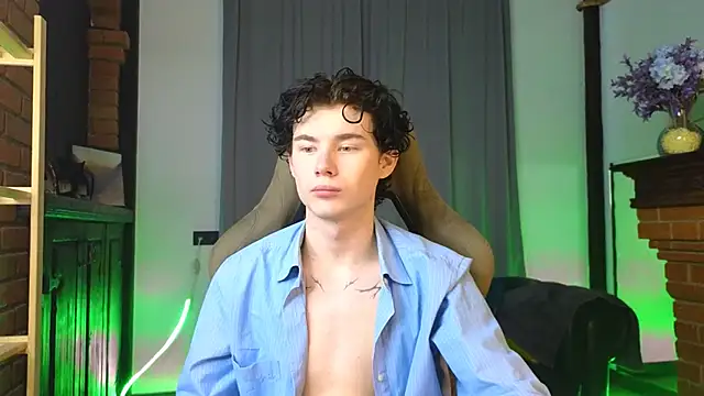 Snapshot of Cute_Mike chatting on 02.15.26 Cute Mike online show from 02.15.26