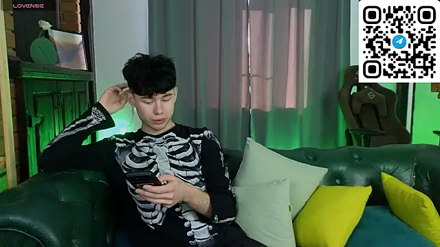 Snapshot of Cute_Mike chatting on 02.27.26 Cute Mike online show from 02.27.26