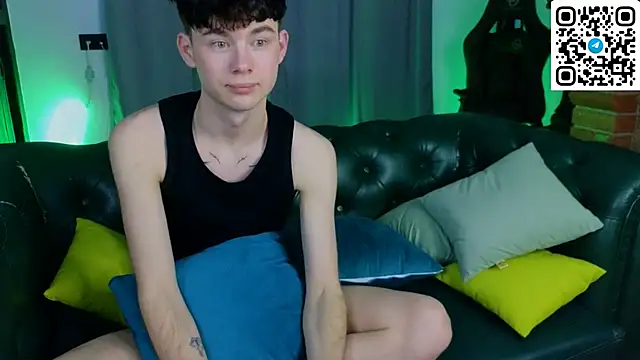 Snapshot of Cute_Mike chatting on 03.02.26 Cute Mike online show from 03.02.26