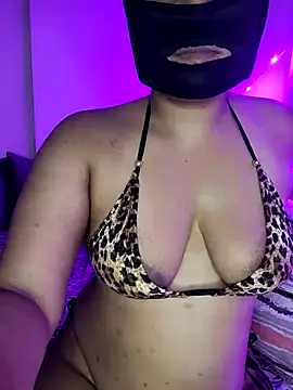 Snapshot of Curvy_Navya chatting on 10.15.25 Curvy Navya online show from 10.15.25