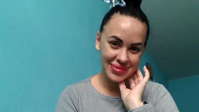 Stefaniyaxq online show from 10.05.25