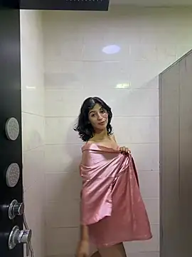 Liselotte  online show from 04.15.26