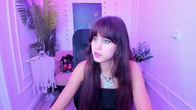 TiffanyYounge online show from 10.27.25