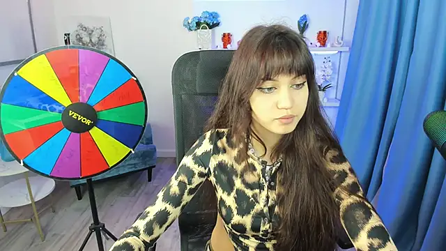 TiffanyYounge online show from 11.01.25