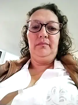 -saraqueen- online show from 10.22.25