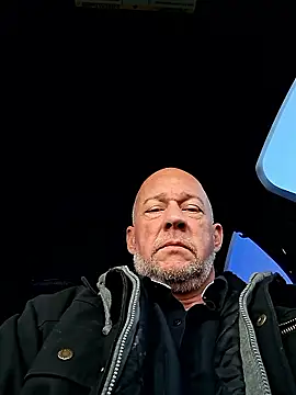 Snapshot of moonbeam37 chatting on 12.15.25 moonbeam37 online show from 12.15.25