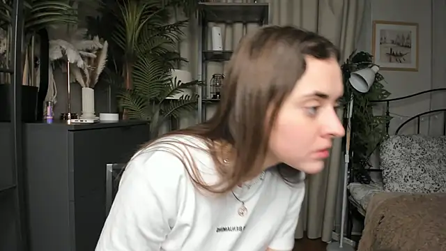 Snapshot of ThelmaJusto chatting on 11.13.25 ThelmaJusto online show from 11.13.25