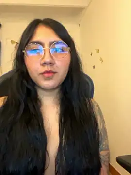 LoveLyy- online show from 12.17.25