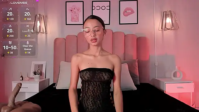 Snapshot of lena_martinn chatting on 04.30.26 lena martinn online show from 04.30.26