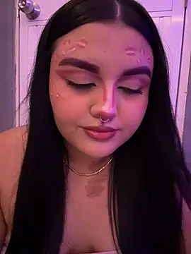 AshNoire  online show from 10.18.25