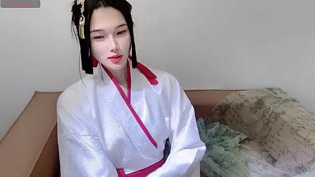 Snapshot of T-TeaR chatting on 04.17.26 T-TeaR online show from 04.17.26