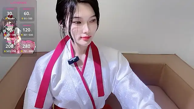 Snapshot of T-TeaR chatting on 04.18.26 T-TeaR online show from 04.18.26