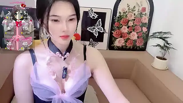 Snapshot of T-TeaR chatting on 05.04.26 T-TeaR online show from 05.04.26