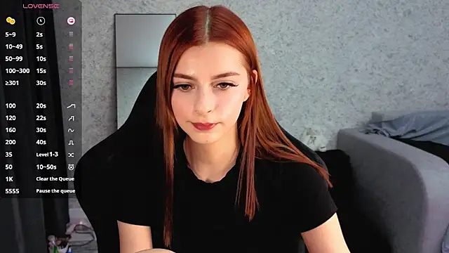 Snapshot of kitti_sweett chatting on 11.02.25 kitti sweett online show from 11.02.25