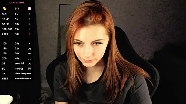 Snapshot of kitti_sweett chatting on 11.07.25 kitti sweett online show from 11.07.25