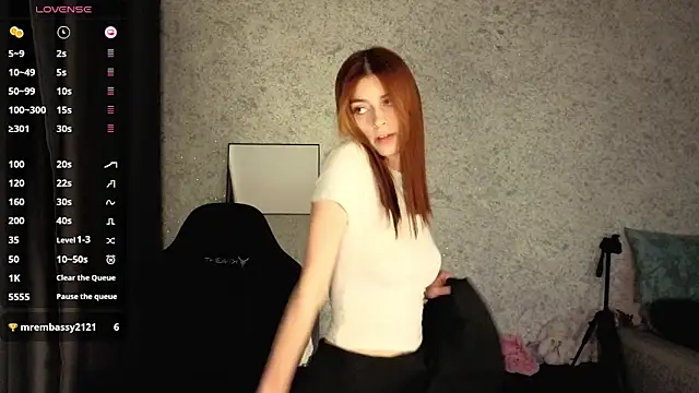 Snapshot of kitti_sweett chatting on 11.15.25 kitti sweett online show from 11.15.25