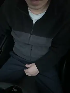 yichengm online show from 11.08.25