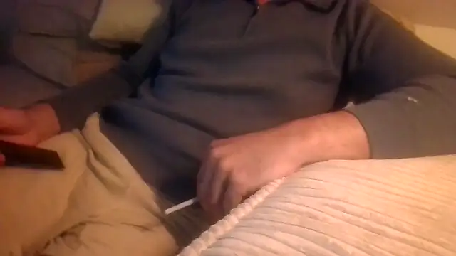 Snapshot of Alex_the_user chatting on 10.05.25 Alex the user online show from 10.05.25