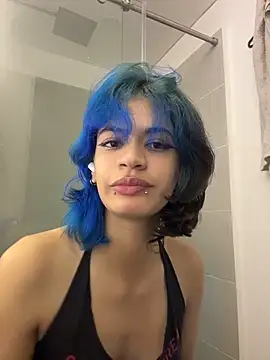 Snapshot of sukulaurens chatting on 03.13.26 sukulaurens online show from 03.13.26